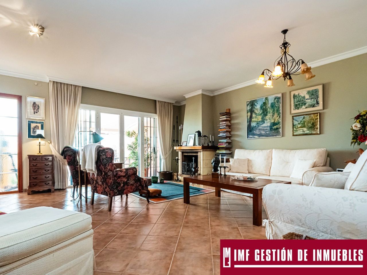Living room of House or chalet for sale in Vélez-Málaga  with Air Conditioner, Terrace and Swimming Pool