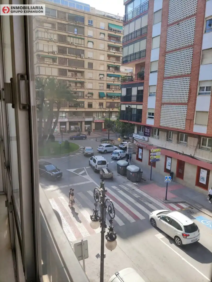 Vista exterior de Pis en venda en Orihuela amb Terrassa, Moblat i Balcó