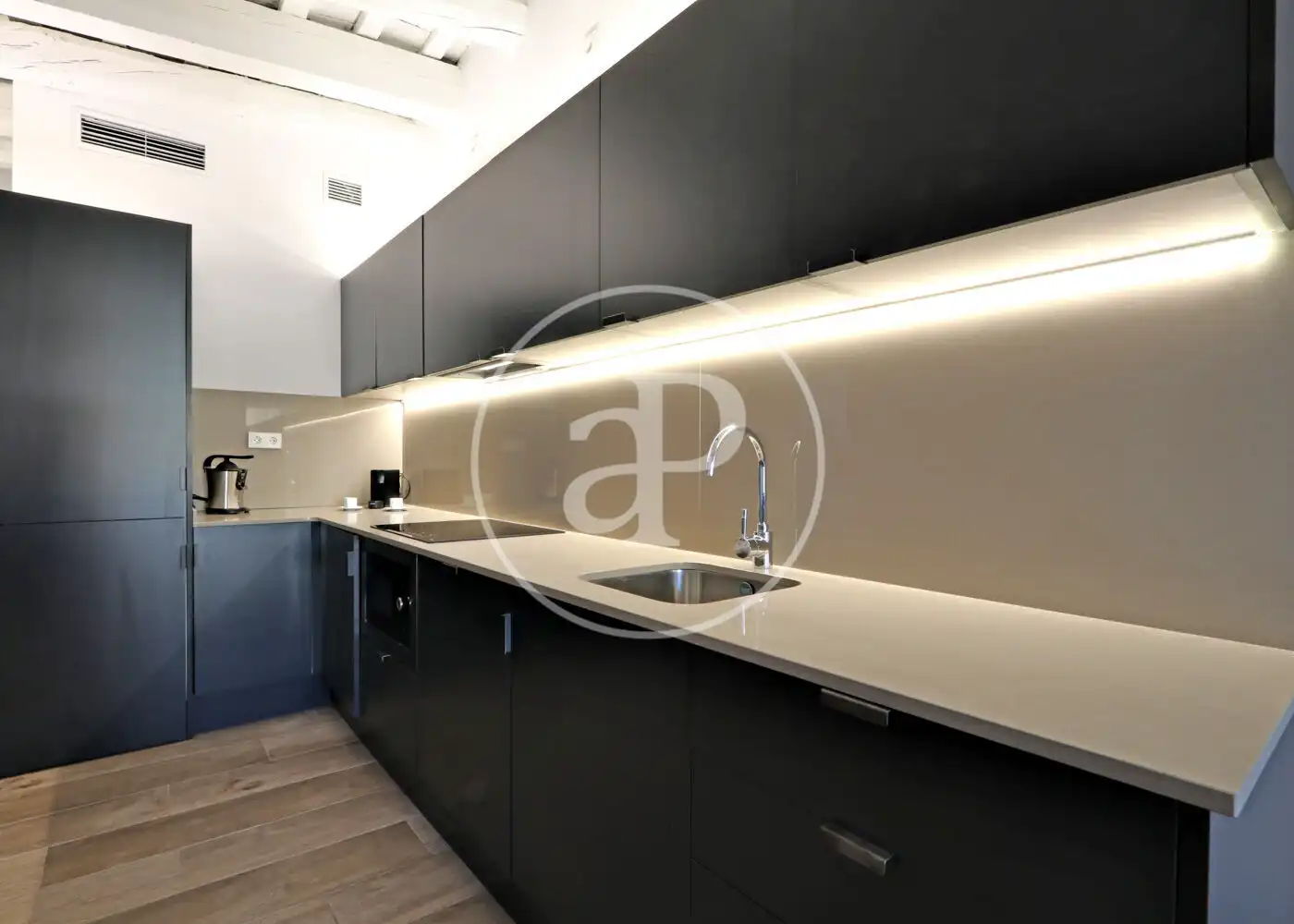 Cocina de Piso en venta en Barcelona con Aire acondicionado, Calefacción y Amueblado
