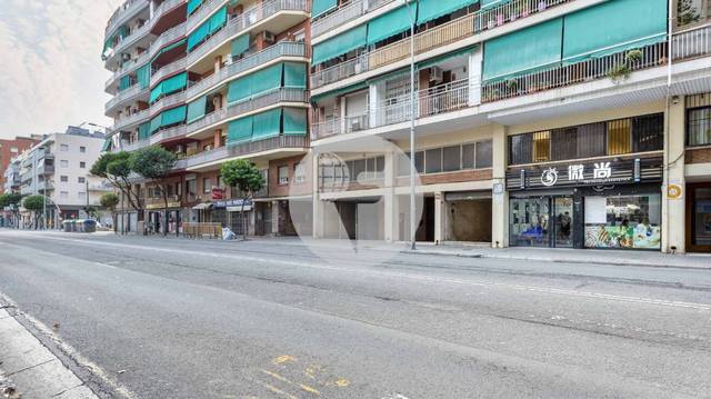 Local comercial en Alquiler en Llefià