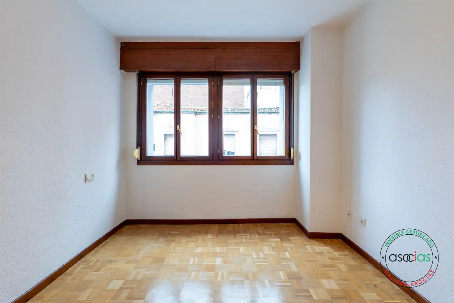Dormitori de Pis en venda en Gijón  amb Calefacció i Parquet