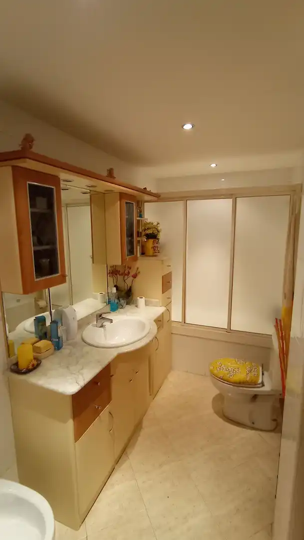Bathroom of Flat for rent in Salamanca  with Heating, Parquet flooring and Furnished