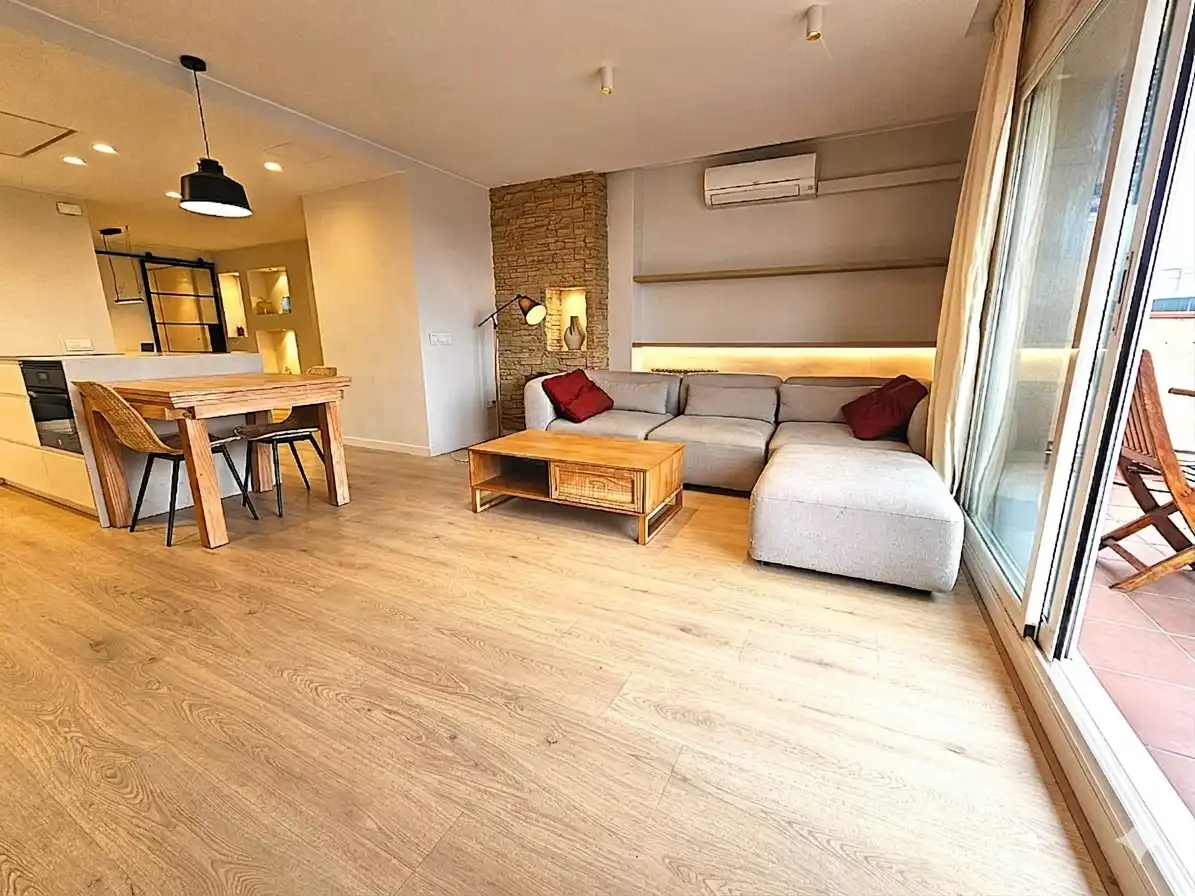 Living room of Attic for sale in Terrassa  with Air Conditioner, Heating and Parquet flooring