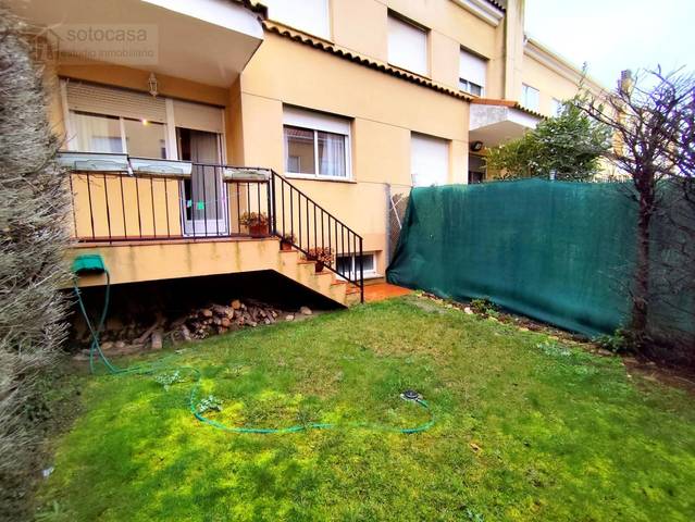 Casa adosada en Venta en COFRADIA CRISTO DE LA SALUD en Villanubla