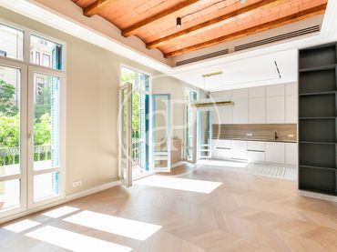 Wohnung mit Balkon zum Verkauf in Carrer de València