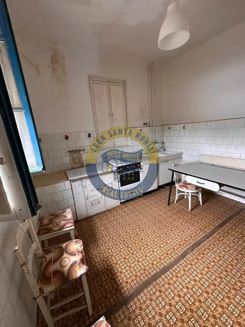 Cocina de Casa o chalet en venta en León Capital  con Jardín privado