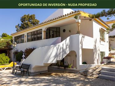 Chalet con balcón en venta en Calle de la Tierra