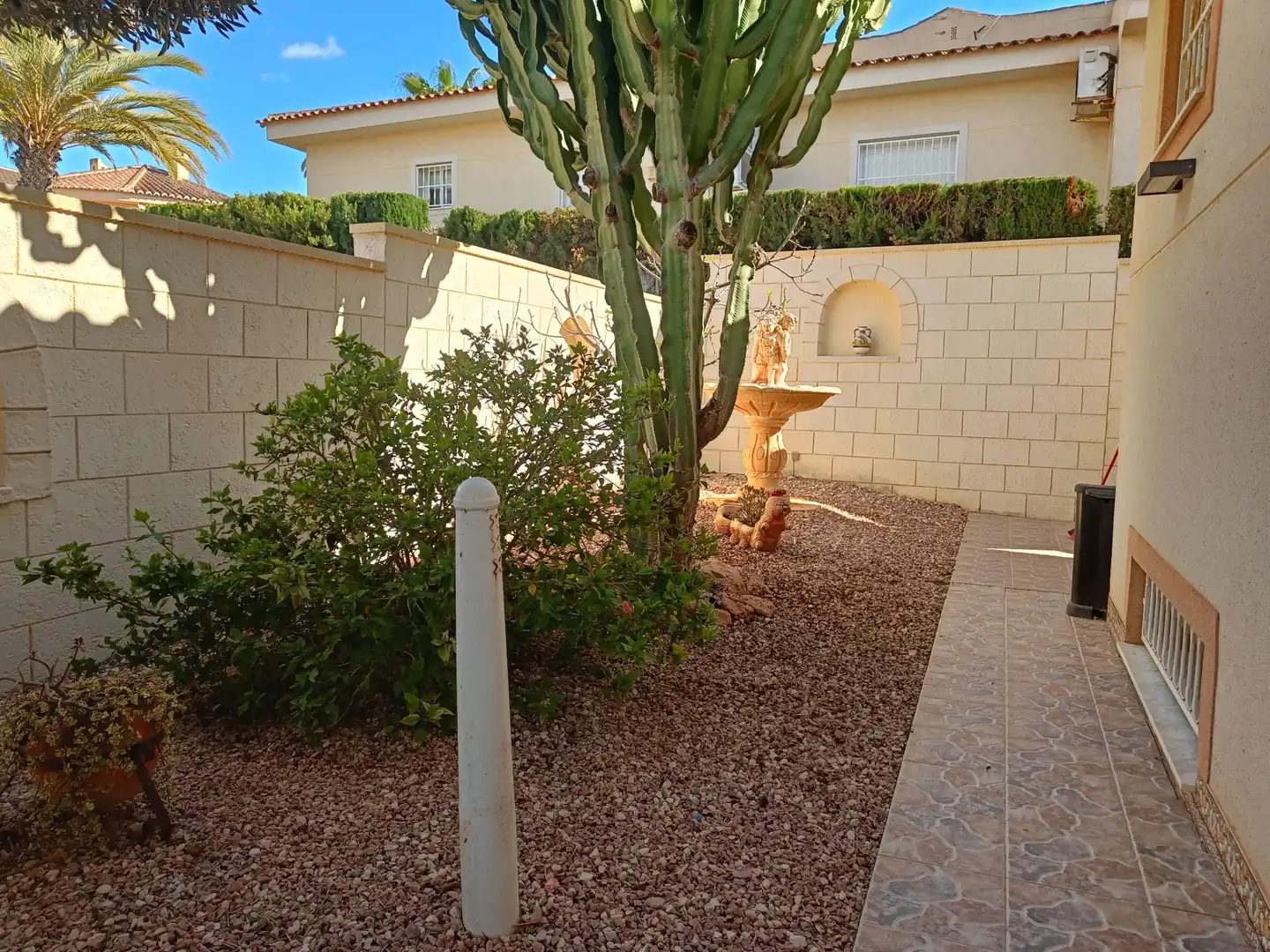 Jardí de Casa o xalet en venda en Benijófar amb Aire condicionat, Calefacció i Jardí privat