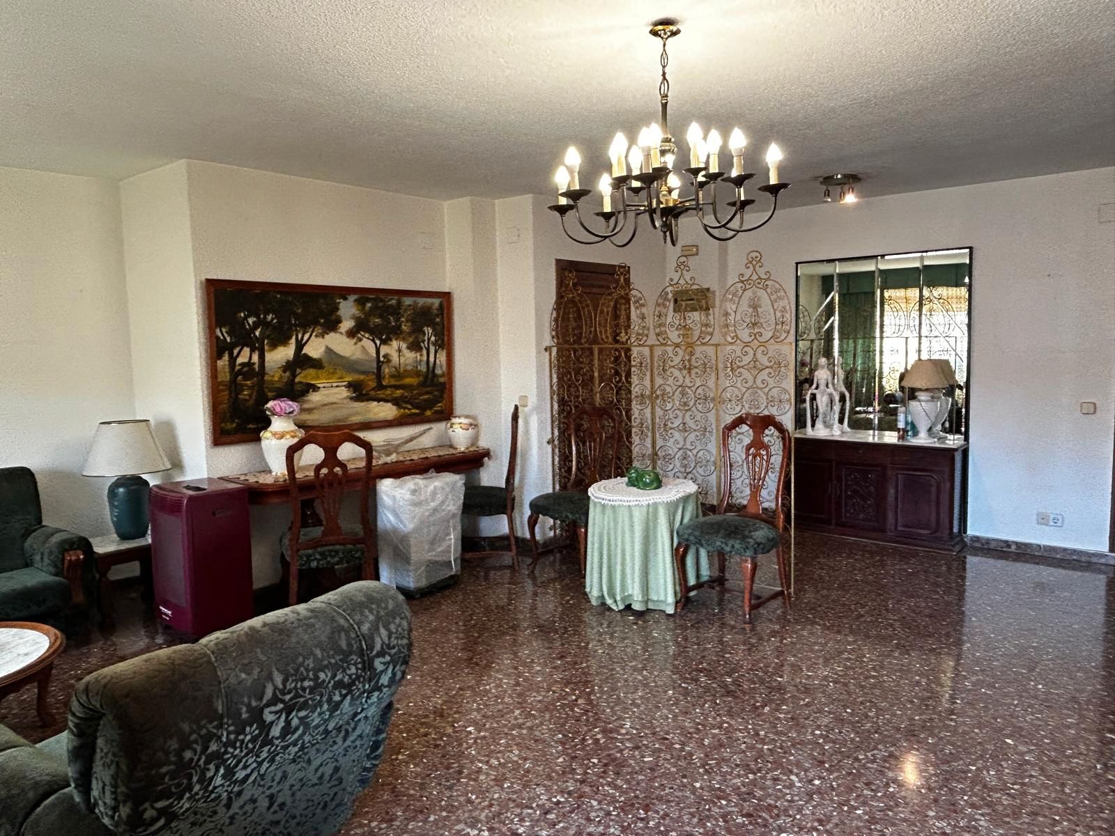 Flat for sale in  Valencia Capital  with Furnished and Balcony