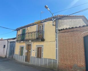 Vista exterior de Casa o xalet en venda en Tordillos amb Terrassa