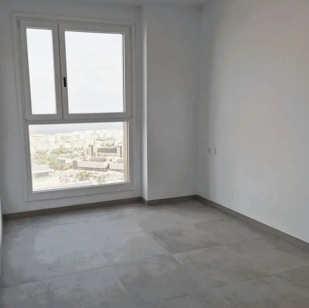 Habitación de Piso en venta en Las Palmas de Gran Canaria con Calefacción, Trastero y Piscina comunitaria