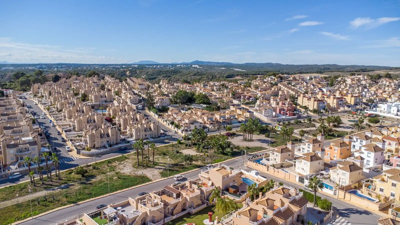 Vista exterior de Casa adosada en venta en Orihuela con Jardín privado, Terraza y Piscina