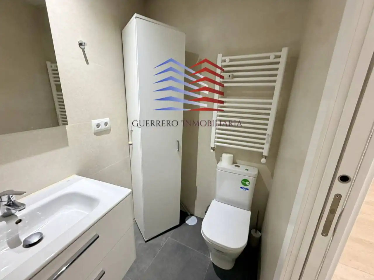 Badezimmer von Wohnungen zur Miete in Madrid mit Klimaanlage, Heizung und Alarm