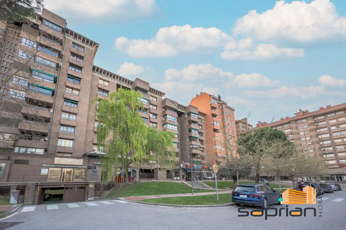 Außenansicht von Wohnung zum Verkauf in Tres Cantos mit Terrasse und Abstellraum