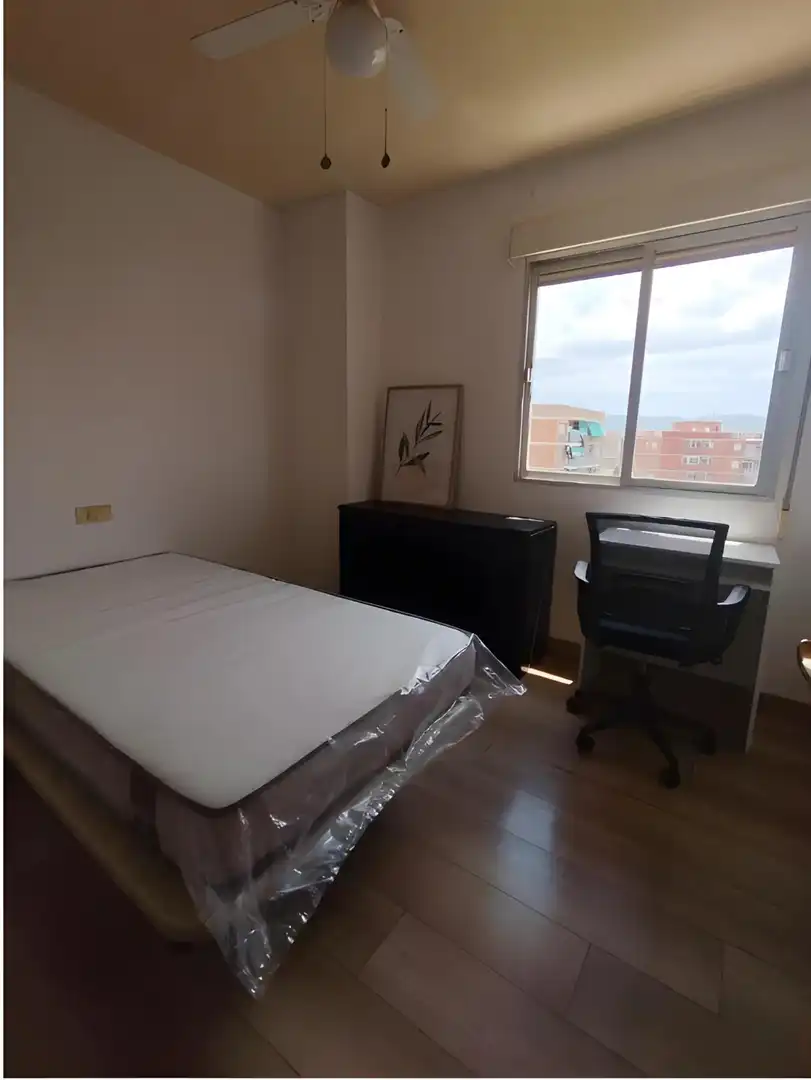 Flat for rent in Calle FRAY JUAN SANCHEZ COTAN, Cartuja