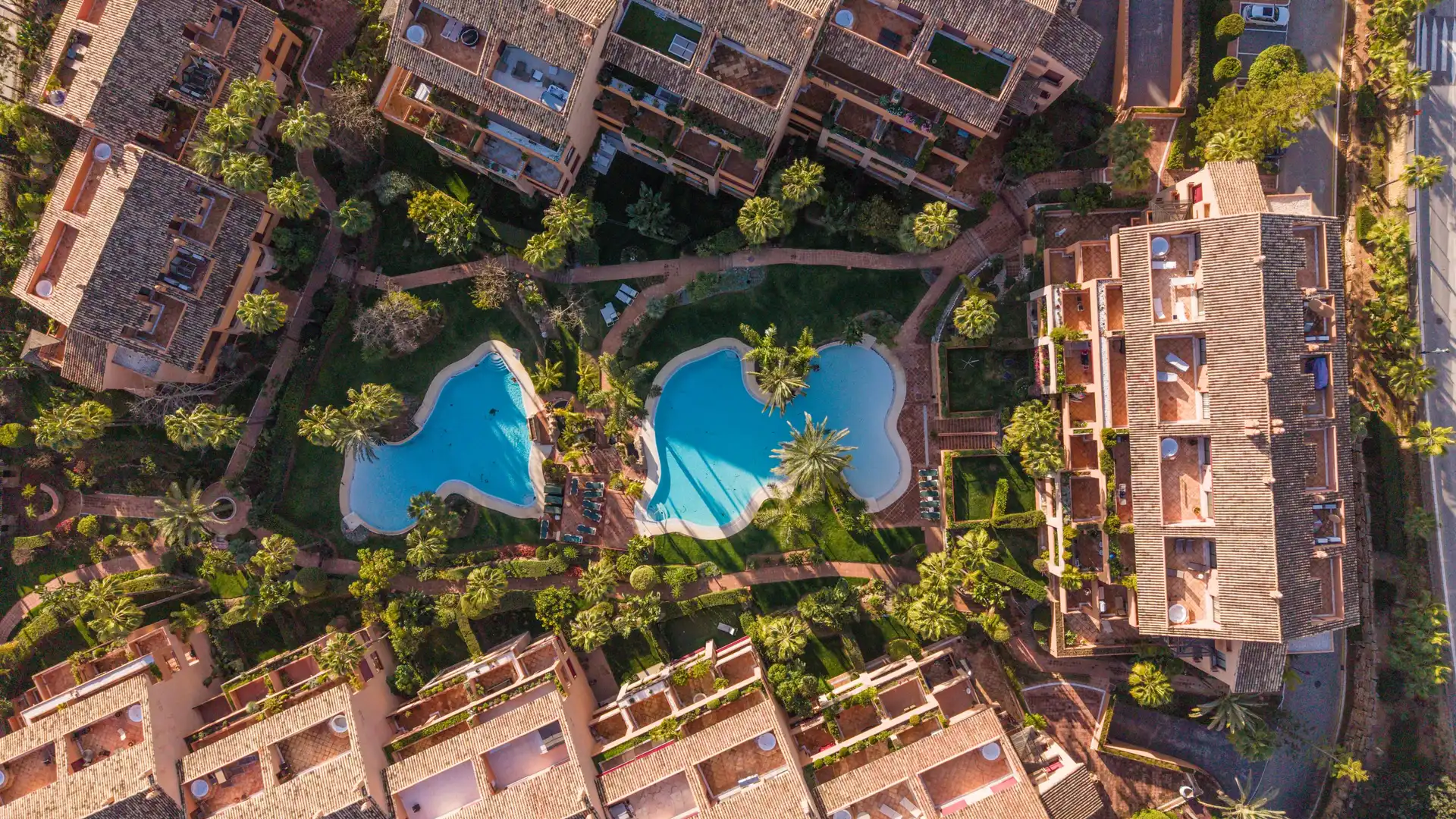 Piscina de Apartament en venda en Marbella amb Aire condicionat, Calefacció i Jardí privat