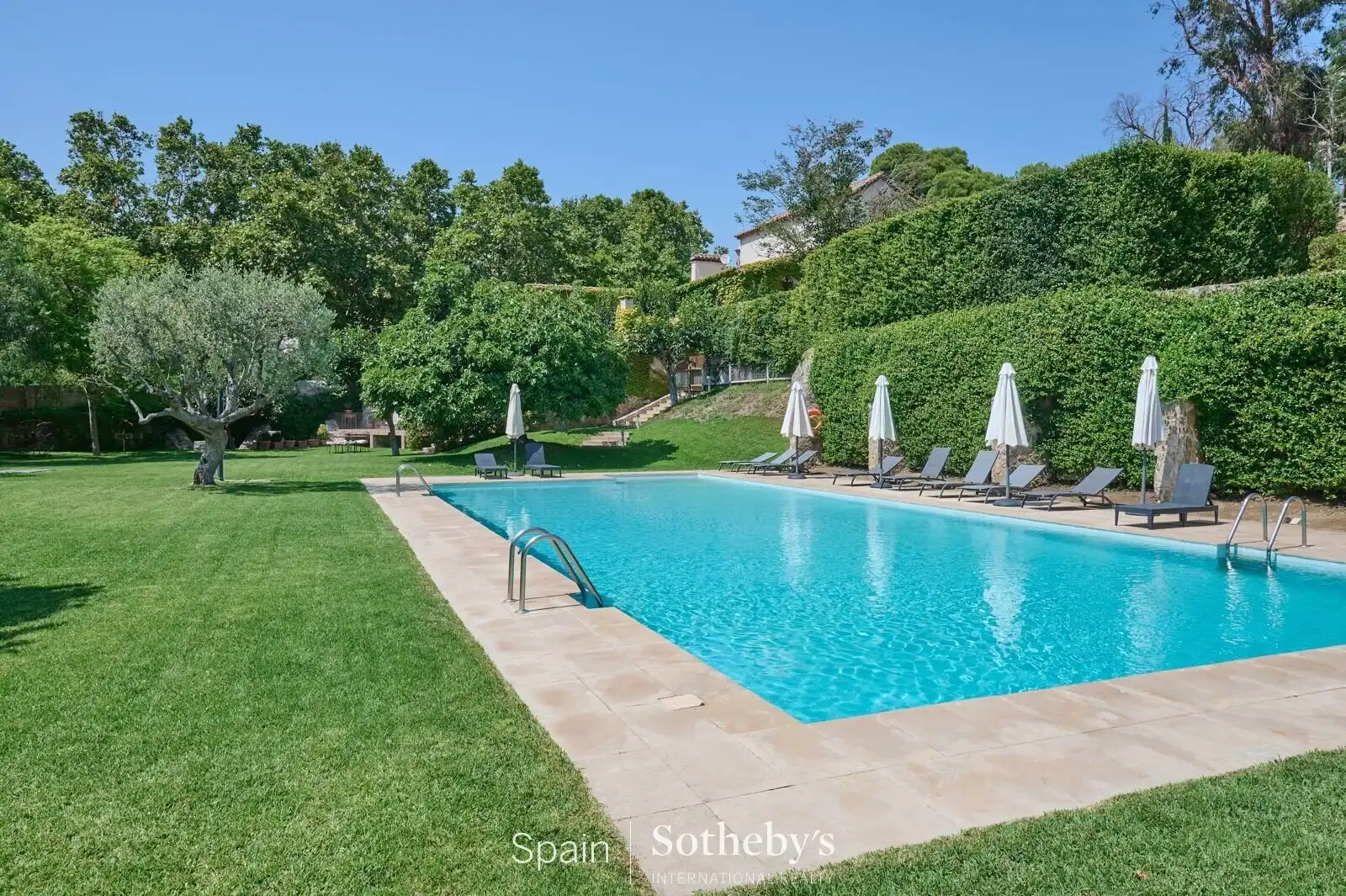 Piscina de Casa o xalet en venda en Alella amb Aire condicionat, Calefacció i Jardí privat