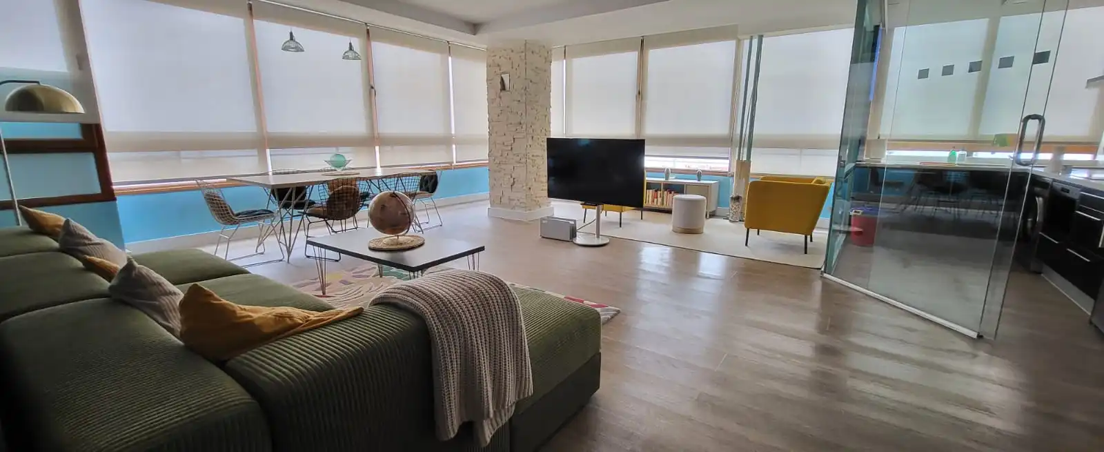 Living room of Flat for rent in Torremolinos  with Air Conditioner, Heating and Parquet flooring