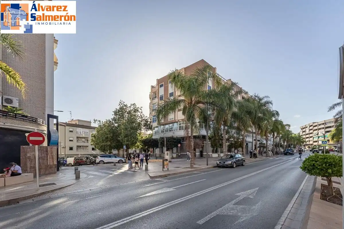 Vista exterior de Pis en venda en Motril amb Aire condicionat
