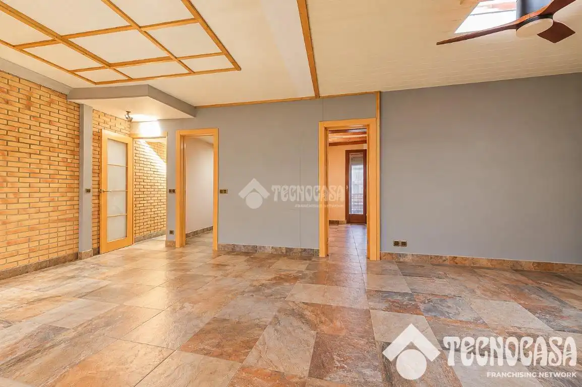 Casa aparellada amb terrassa en venda a Cerdanyola, imagen 15