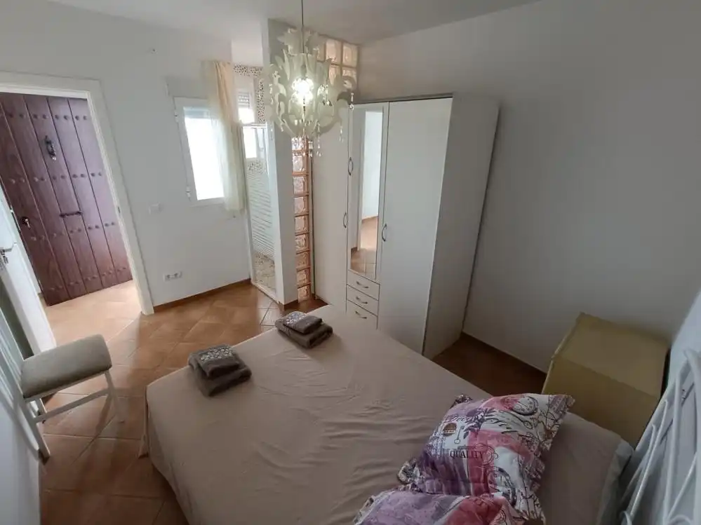Dormitori de Casa o xalet en venda en Chilluévar amb Aire condicionat, Terrassa i Moblat