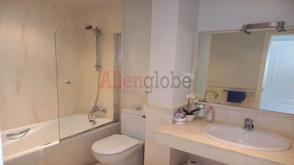 Flat with terrace for sale in San Pedro de Alcántara, imagen 7