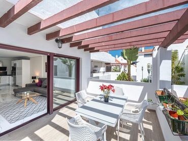 Baixos amb piscina en venda a Nueva Andalucía