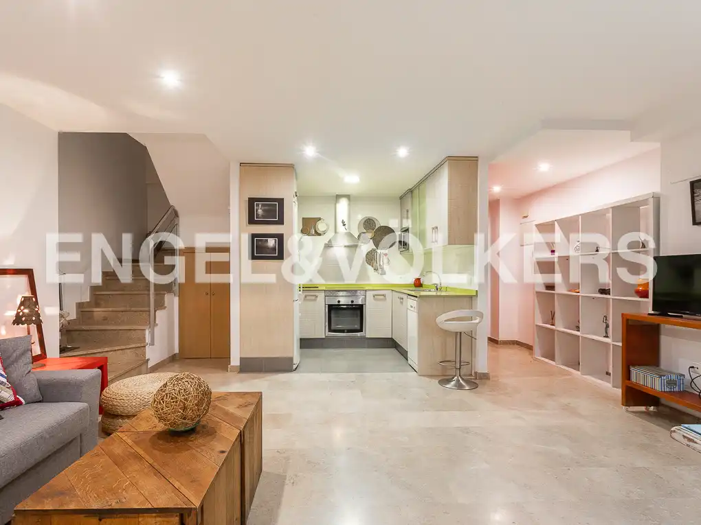 Dachboden zur Miete in Valencia mit Heizung, Terrasse und Möbliert