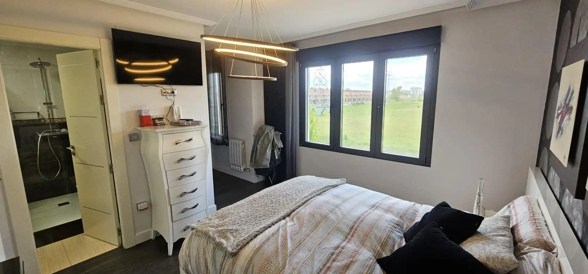 Schlafzimmer von Einfamilien-Reihenhaus zum Verkauf in Villaquilambre mit Heizung, Privatgarten und Parkett