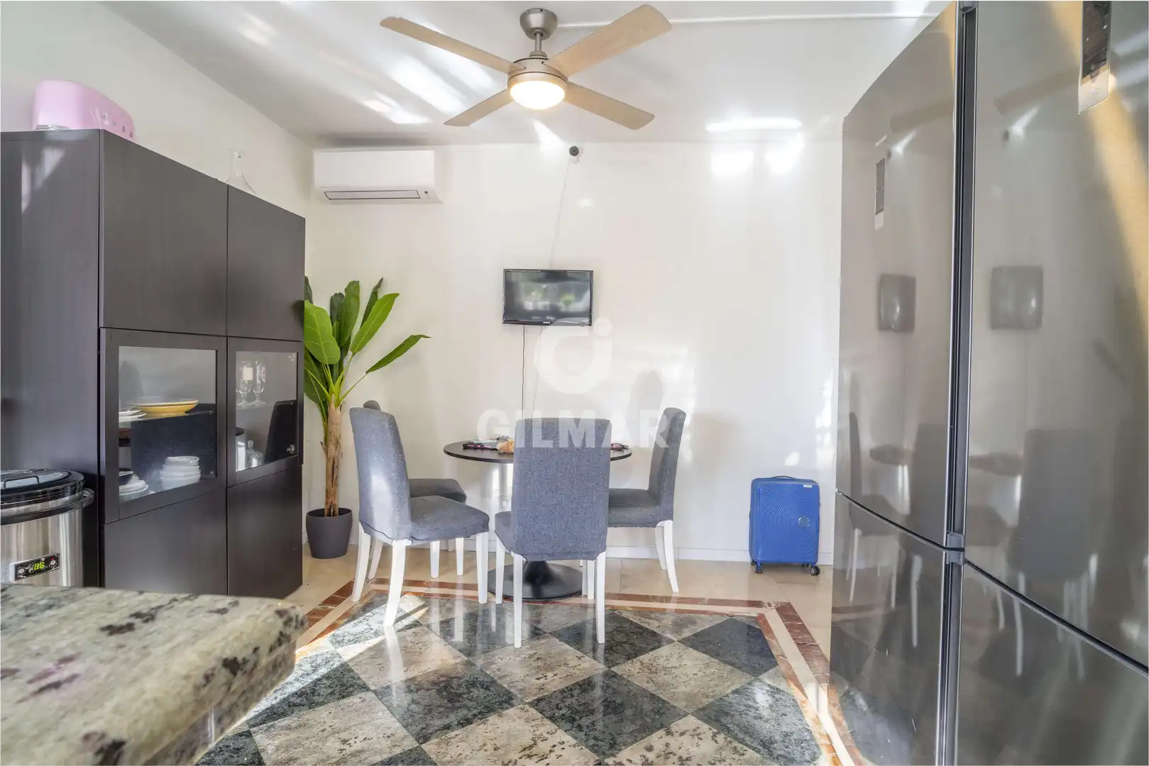 Sala d'estar de Casa o xalet en venda en Estepona amb Jardí privat i Piscina