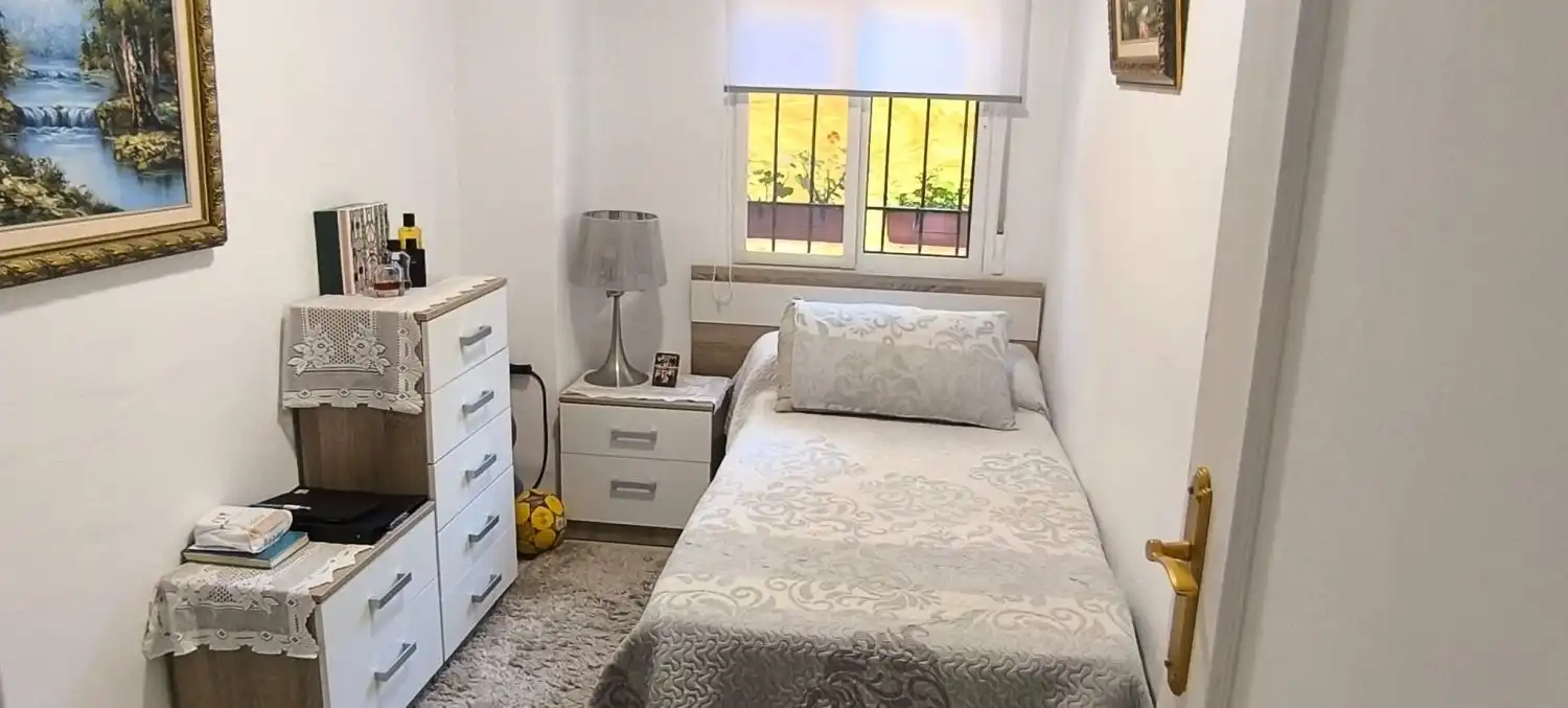 Dormitori de Apartament en venda en Marbella amb Calefacció, Terrassa i Piscina comunitària