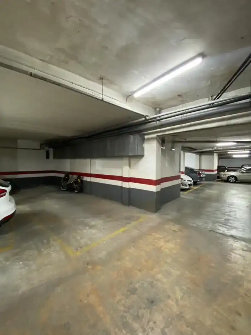 Parking of Garage for rent in Zona Alta