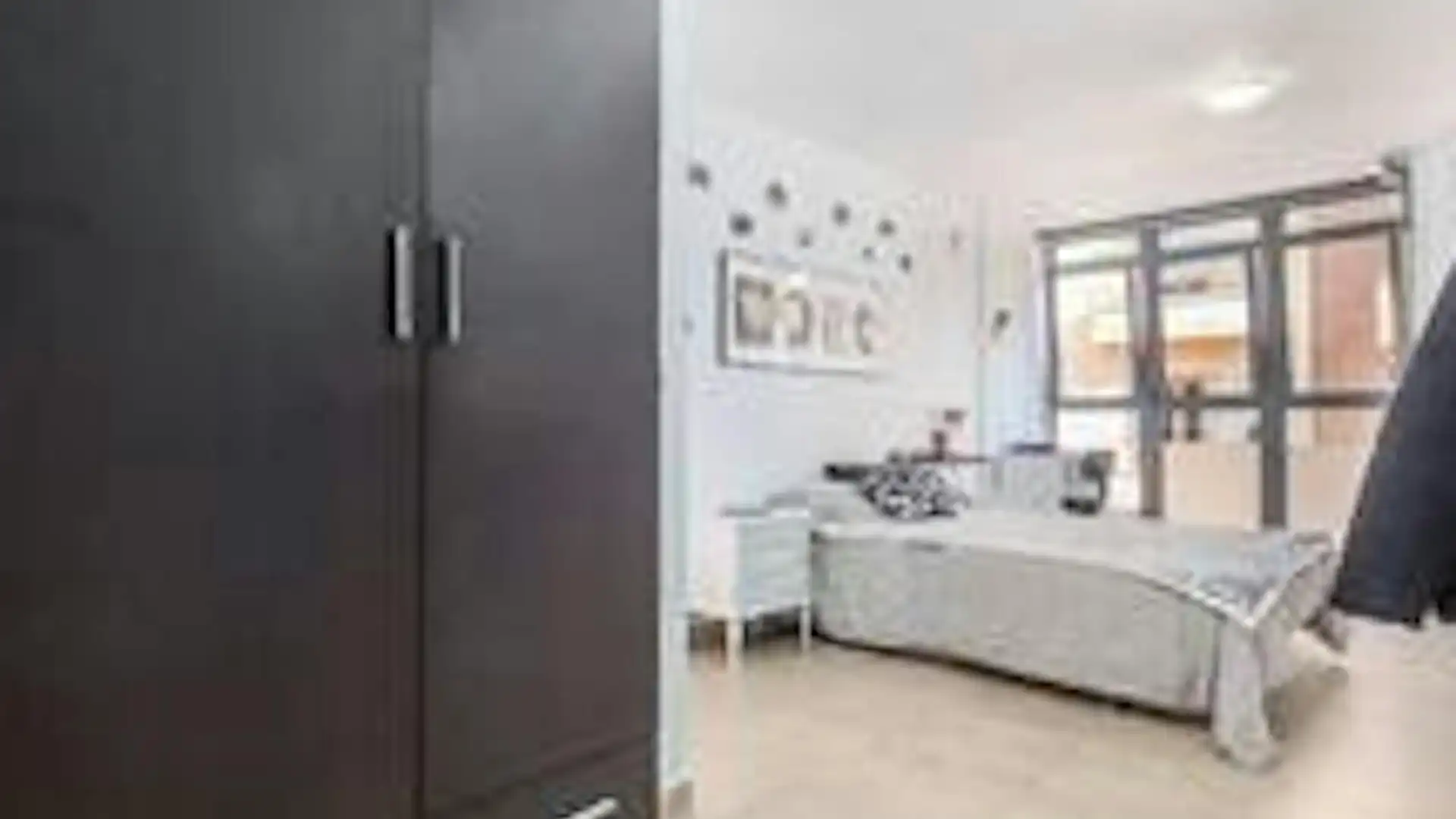 Habitación de Piso de alquiler en  Valencia Capital con Lavadora