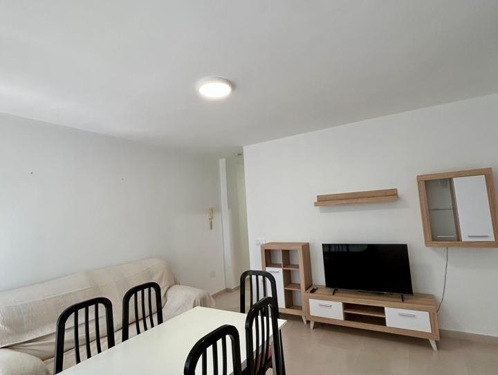 Foto 1 de Piso de alquiler en José María Hinojosa, Campillos, Málaga