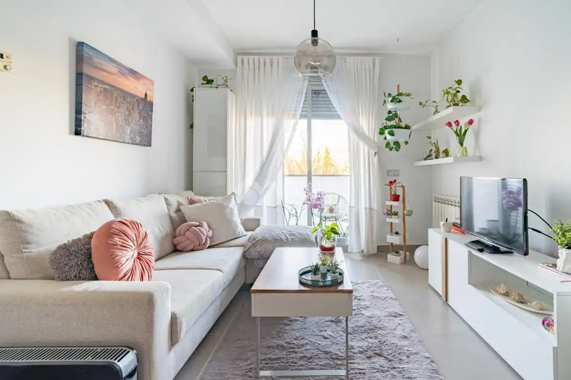 Living room of Flat for sale in Granada  with Air Conditioner, Heating and Terrace