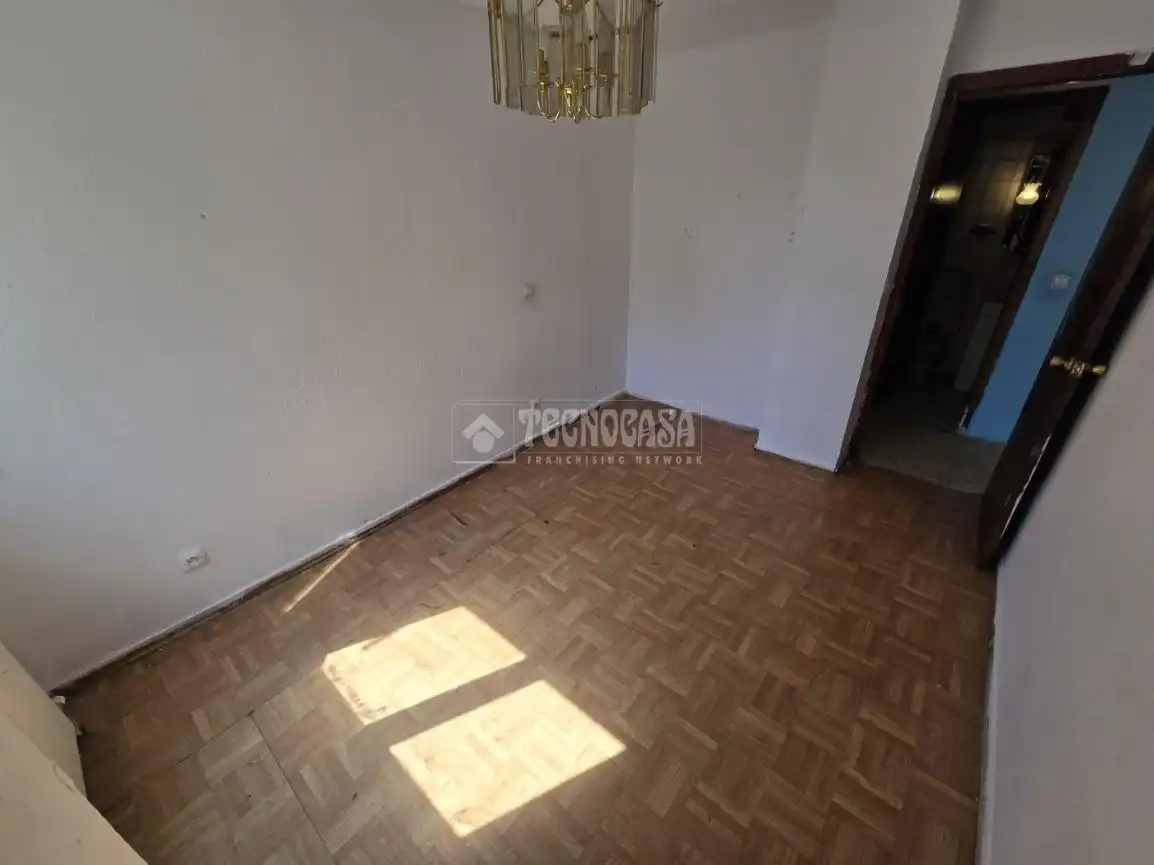 Habitación de Piso en venta en Madrid con Calefacción y Terraza