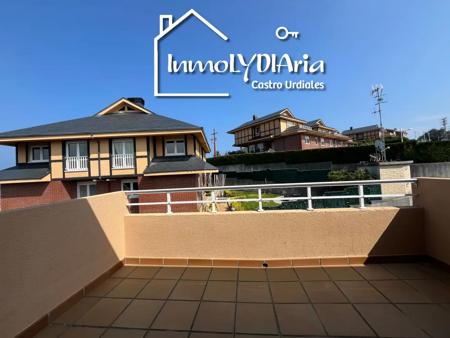 Terrace of Houses for sale in Castro-Urdiales  with Heating, Private garden and Terrace