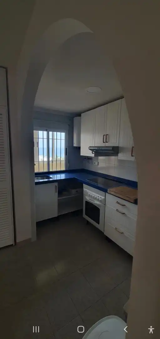 Cocina de Apartamento de alquiler en La Manga del Mar Menor con Calefacción, Piscina y Amueblado