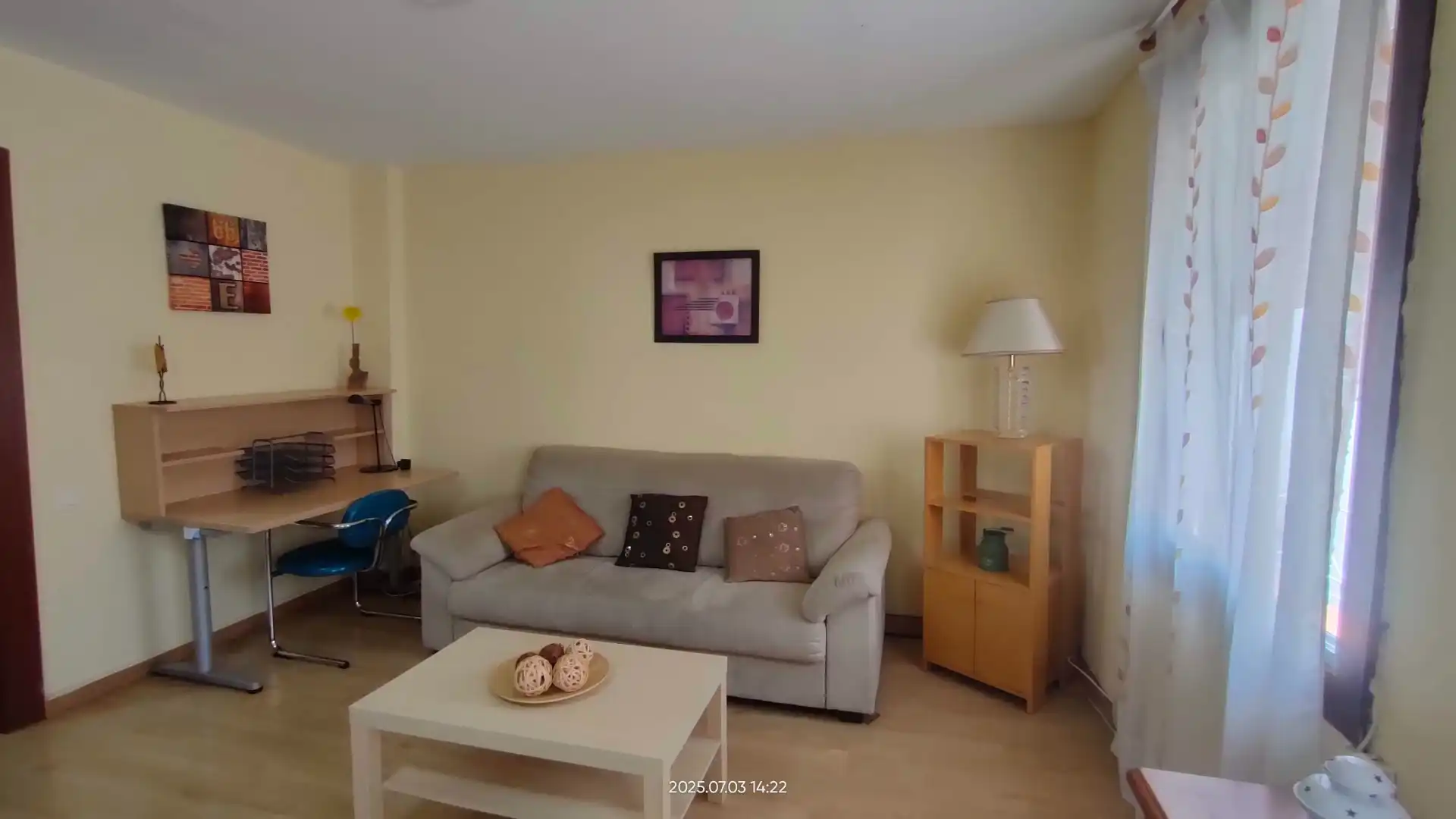 Living room of Flat for rent in Zaragoza  with Heating, Parquet flooring and Furnished