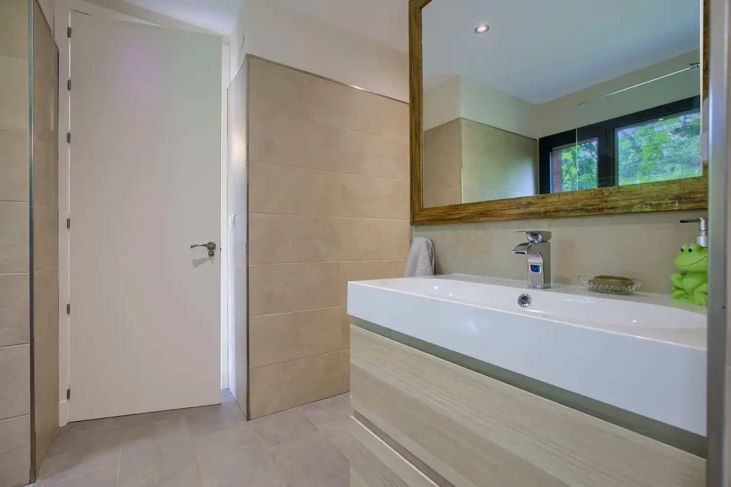 Bathroom of Country homes for sale in Jaraicejo  with Storage room and Community pool