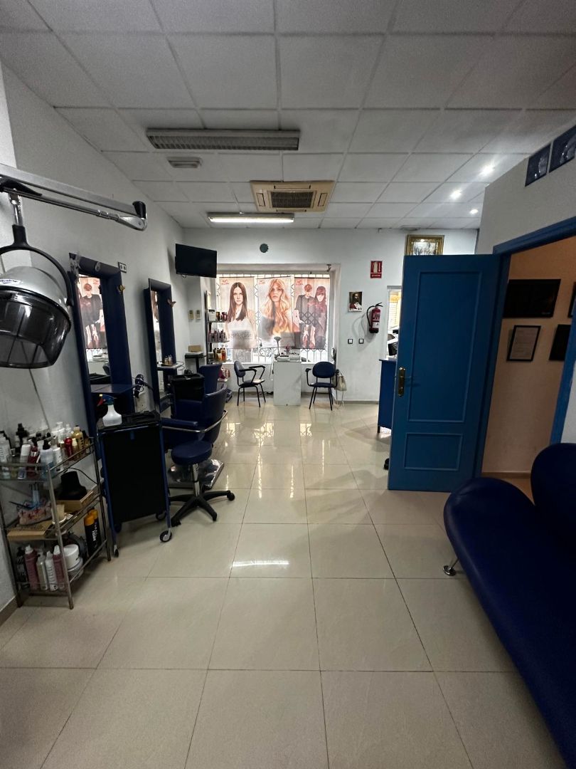 Local de lloguer en  Jaén Capital amb Aire condicionat i Moblat