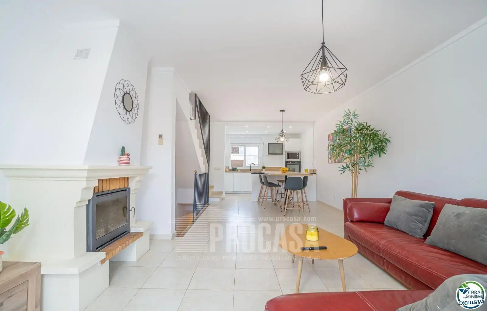 Sala d'estar de Casa adosada en venda en Empuriabrava amb Aire condicionat, Calefacció i Traster