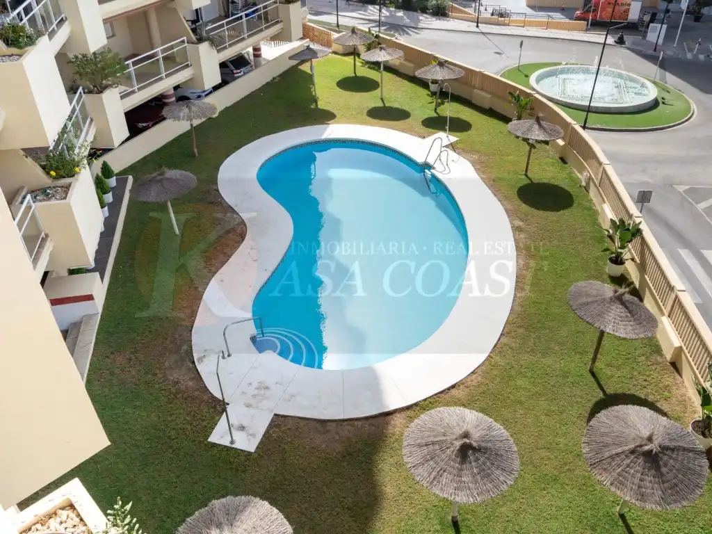 Piscina de Piso en venta en Fuengirola con Aire acondicionado, Jardín privado y Terraza