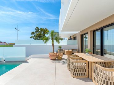 Villa con piscina in vendita a Avenida 8 de Marzo