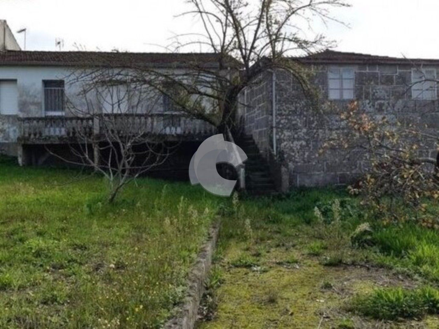 Casa adosada en venda en Coles amb Jardí privat