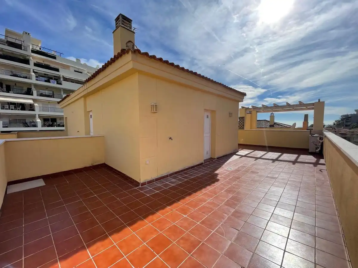 Terrasse von Dachboden zum Verkauf in Benalmádena mit Klimaanlage, Möbliert und Gemeinschaftspool