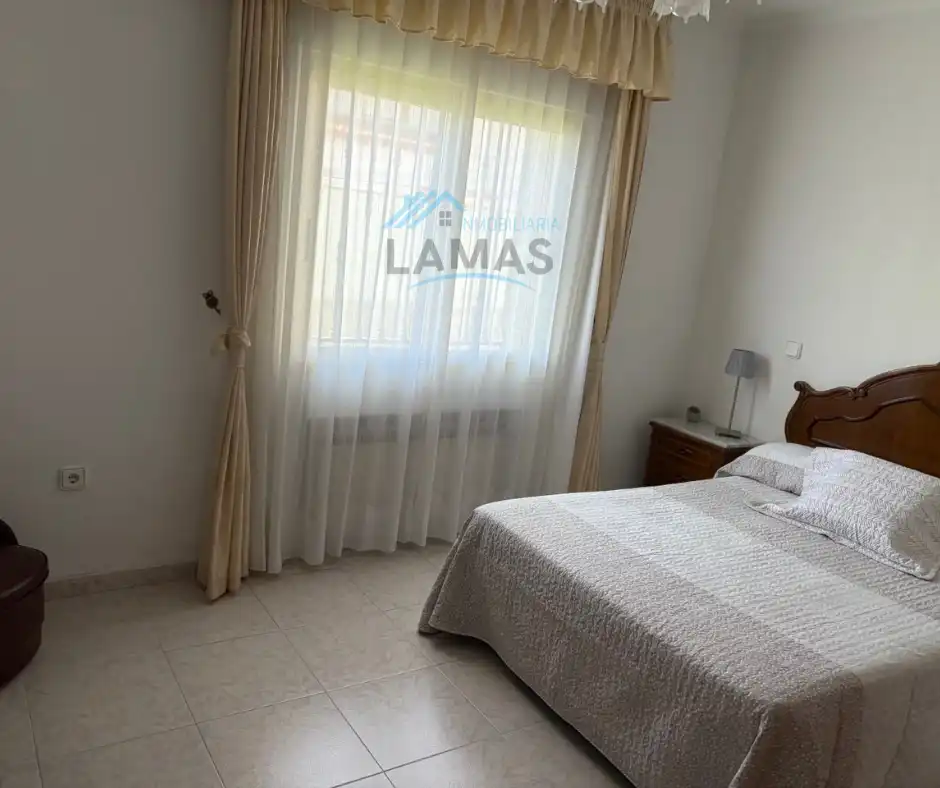 Vista exterior de Casa o xalet en venda en Talayuela amb Aire condicionat, Calefacció i Jardí privat