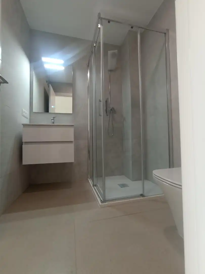Bathroom of Flat for rent in Sevilla  with Air Conditioner, Terrace and Storage room