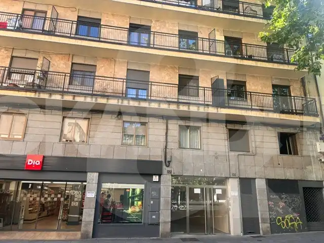 Flat with balcony to rent in Calle San Justo 20