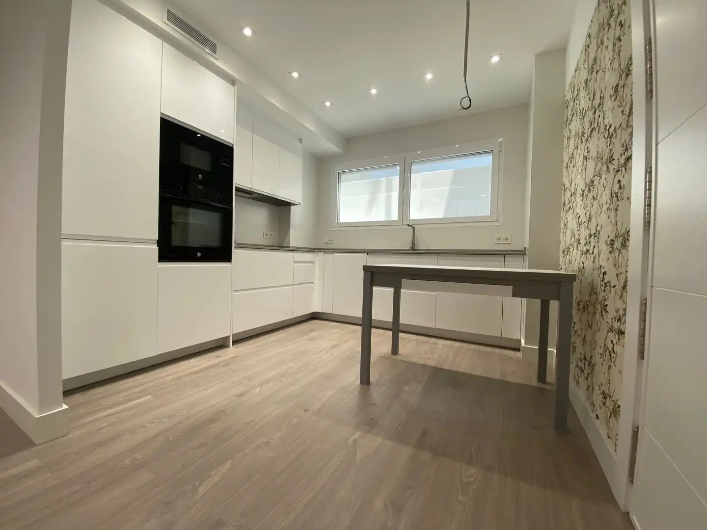 Kitchen of Study for rent in Zaragoza  with Furnished